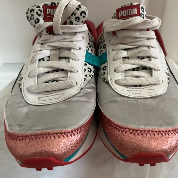 EUC PUMA x L.O.L. SURPRISE! Future Rider Diva Sneakers JR (4C)-$25 for 2 - Picture 3 of 8